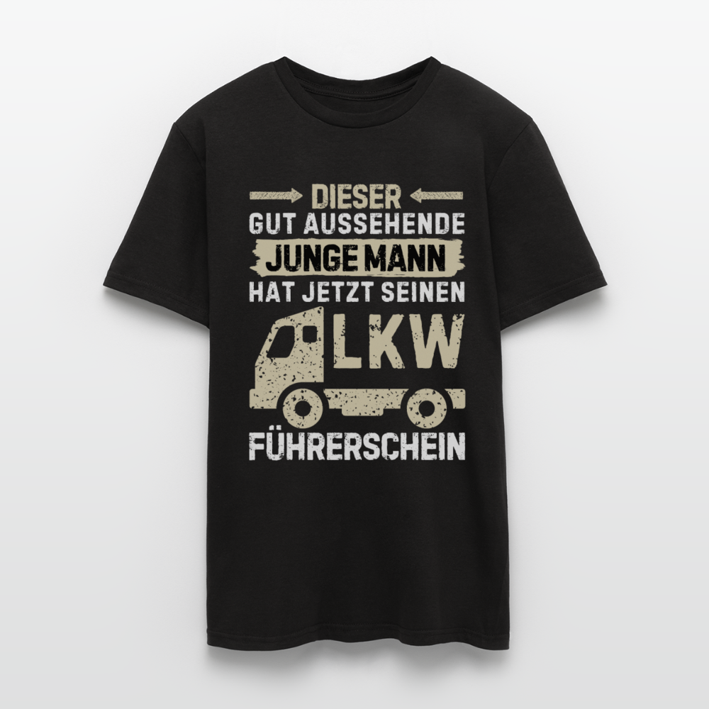 Männer T-Shirt "Dieser junge Mann hat jetzt sein LKW Führerschein" - Schwarz