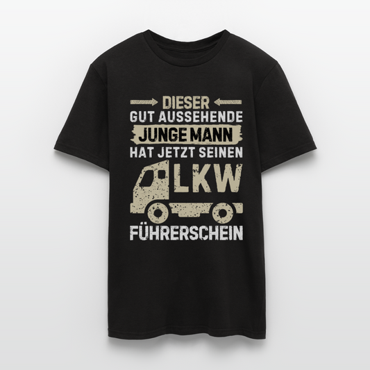 Männer T-Shirt "Dieser junge Mann hat jetzt sein LKW Führerschein" - Schwarz