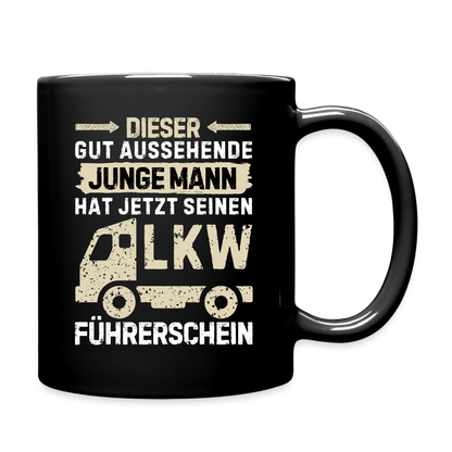 Tasse "Dieser junge Mann hat jetzt sein LKW Führerschein" - Schwarz