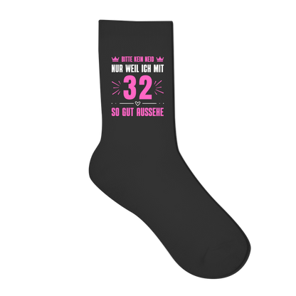 Socken "Bitte kein Neid, nur weil ich mit 32" (Pinkes Motiv)