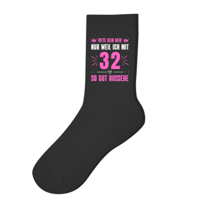 Socken "Bitte kein Neid, nur weil ich mit 32" (Pinkes Motiv)