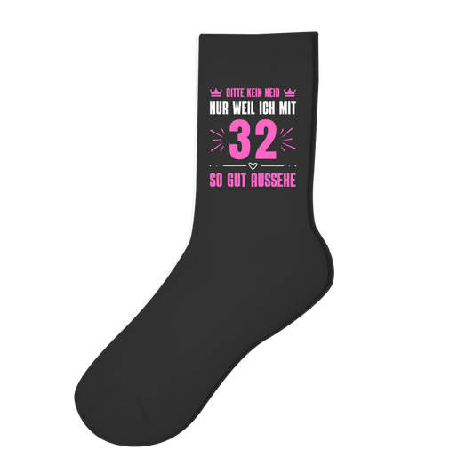 Socken "Bitte kein Neid, nur weil ich mit 32" (Pinkes Motiv)