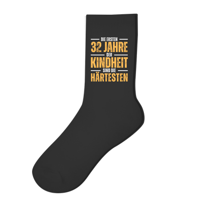 Socken "Die ersten 32 Jahre der Kindheit sind die härtesten"