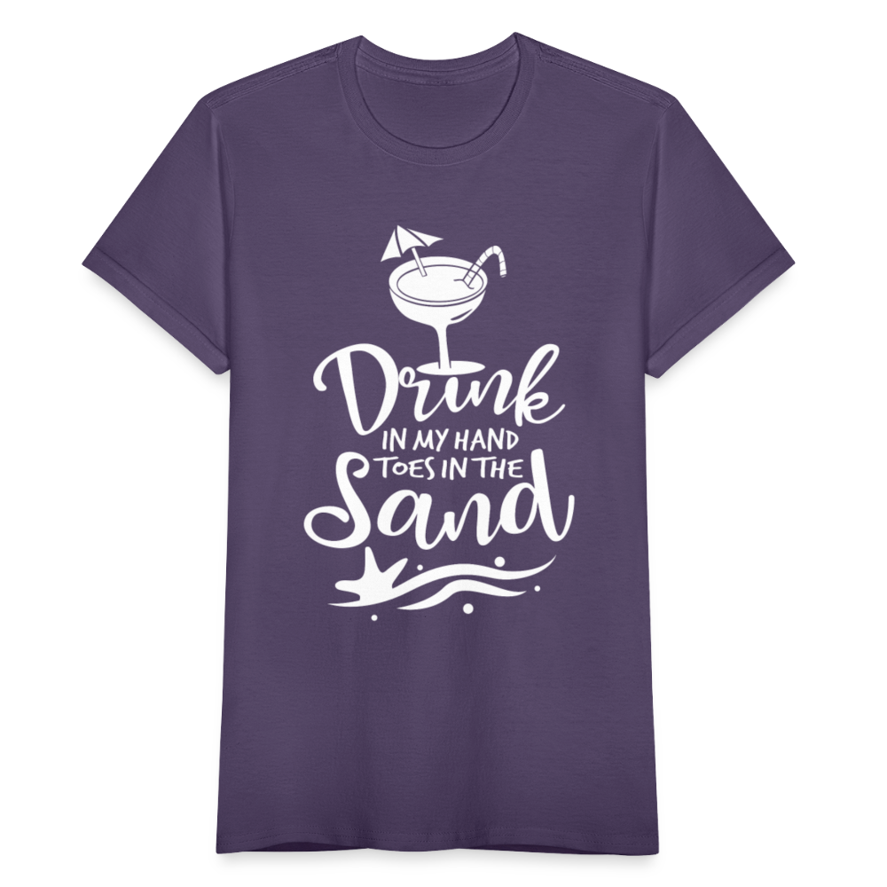 Frauen T-Shirt "Drink in my hand toes in the sand" - Dunkellila