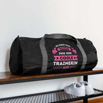Sporttasche "So sieht eine richtig coole Trainerin aus" - Schwarz